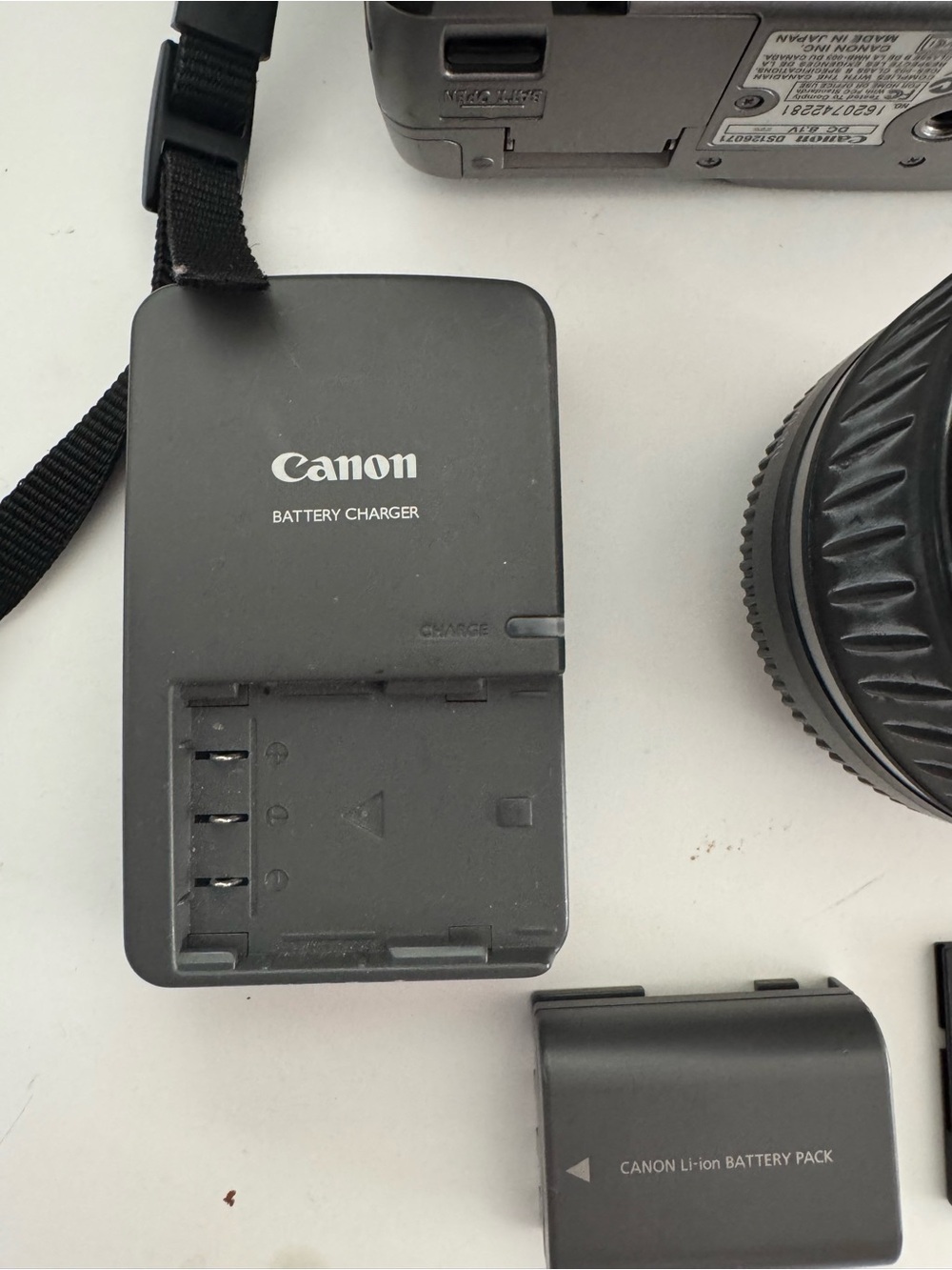 The Canon EOS Rebel XT DS126071 Digital Camera - Picture 5 of 12